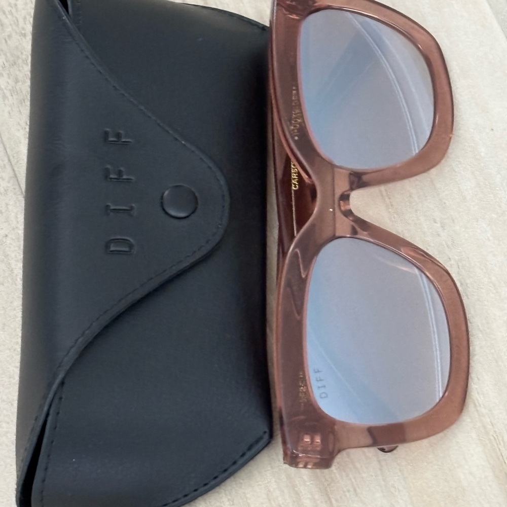 DIFF Brown Sunglasses with Case